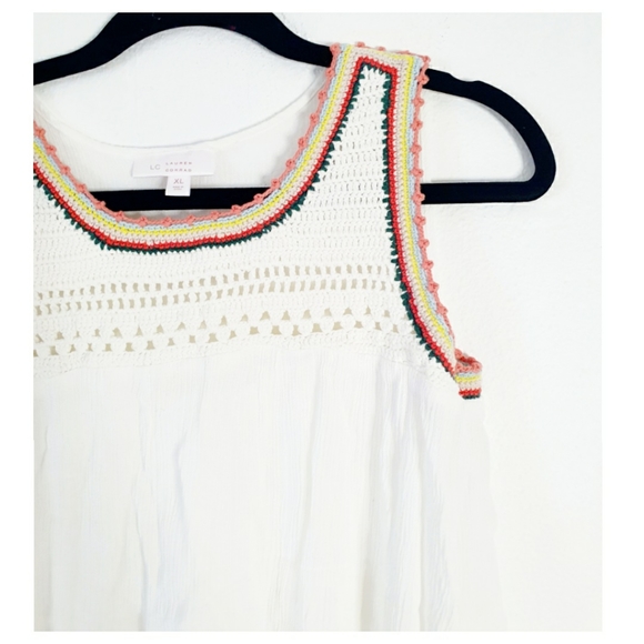 💥Lauren Conrad Crochet Asymmetrical Hem Top - Picture 6 of 11